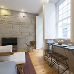 Lovelystay - Rico's - Almada 1ºf Lejlighed *