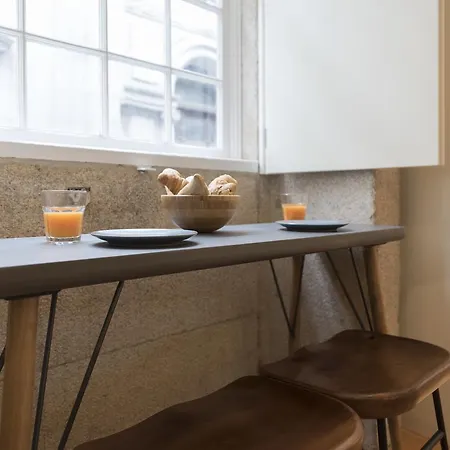 LovelyStay - Rico's Apartment - Almada 1ºF *