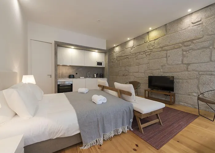 Apartment Lovelystay - Rico's - Almada 1ºf *