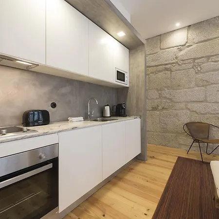 Lovelystay - Rico's - Almada 1ºf Apartamento *